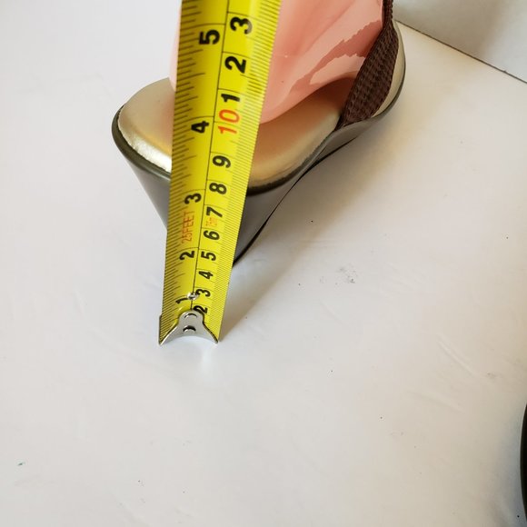 White Mountain Wedge Flip Flop Sandle - Picture 4 of 8